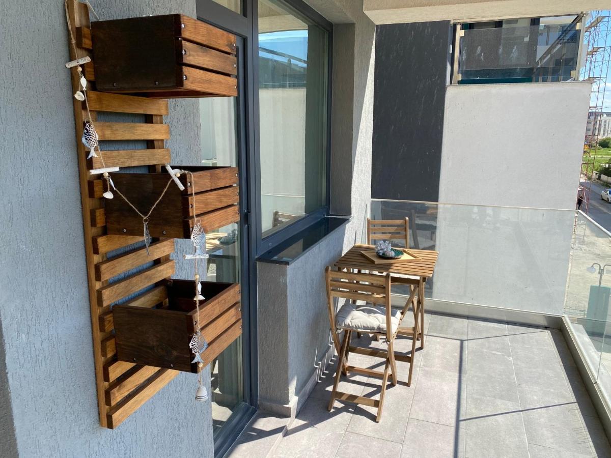 Ela'S Apartment นาโวดาริ ภายนอก รูปภาพ